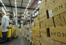 Группа «Арнест» выкупила российское подразделение Avon