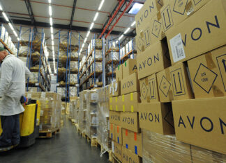 Группа «Арнест» выкупила российское подразделение Avon